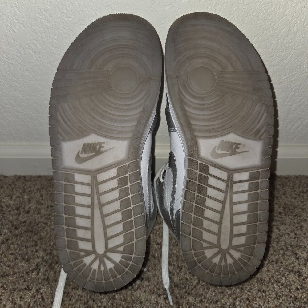 Air Jordan Shoes - Picture 3 of 6